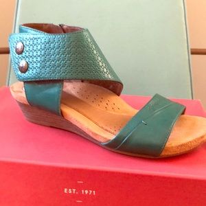 Rockport wedge